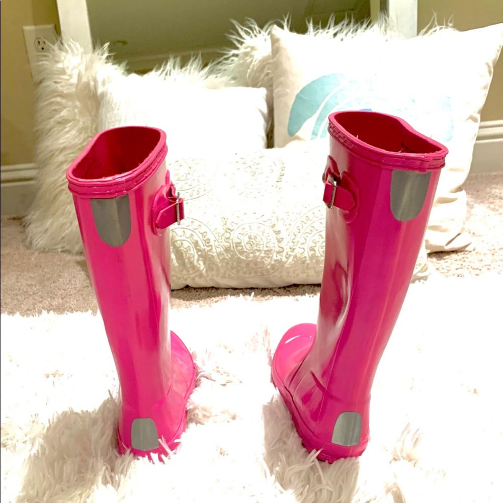 Pink hunter boots